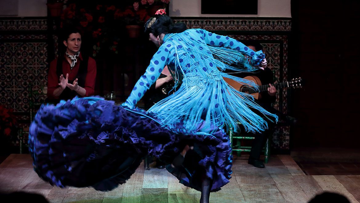 Patricia_ibanez_bata_de_cola_lacasadelflamencosevilla